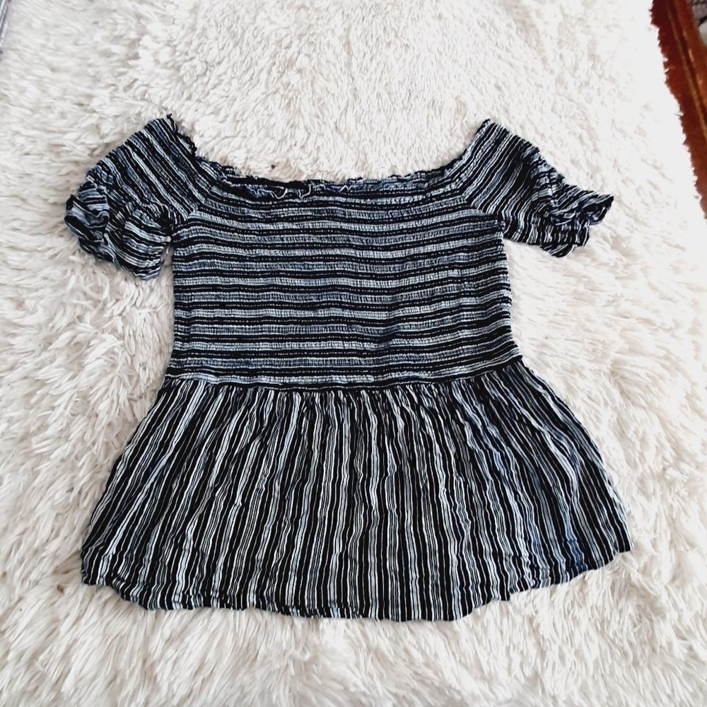 Maurices Smocked Frilly sz L blue striped top